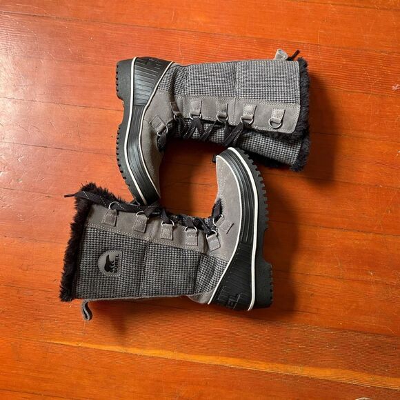 Sorel Women's Black and Grey Boots - Picture 1 of 6